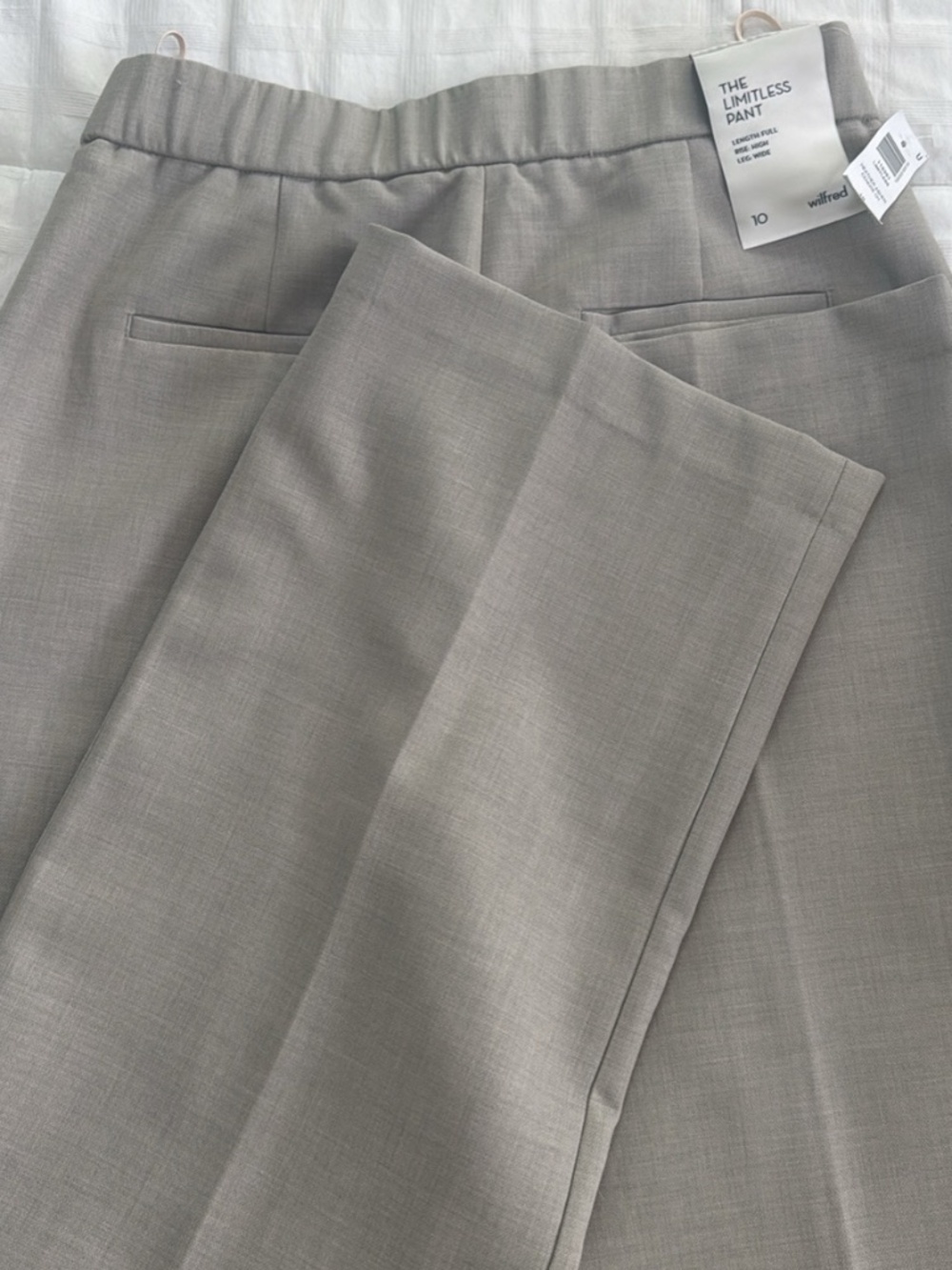 NWT Aritzia Limitless Pants Size 10 in Ashen Heather